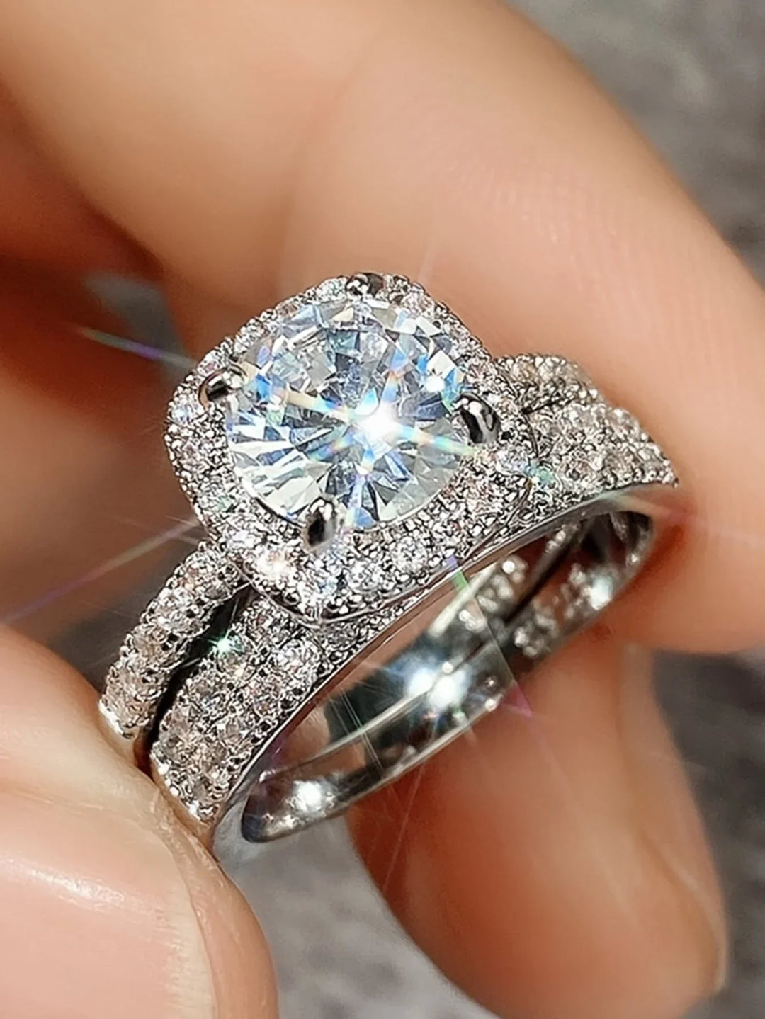Pierścionek Crystal Luxe – Ponadczasowy blask