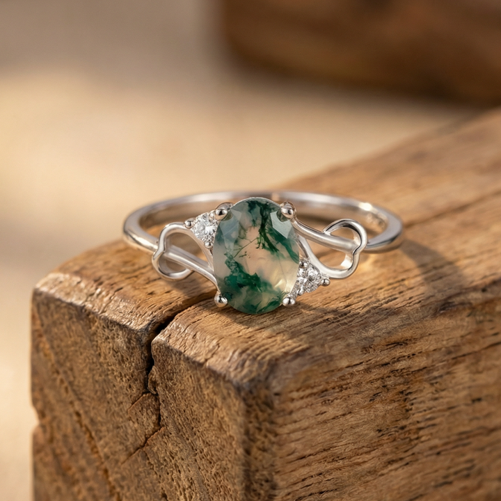 Moss agate ring, round cut