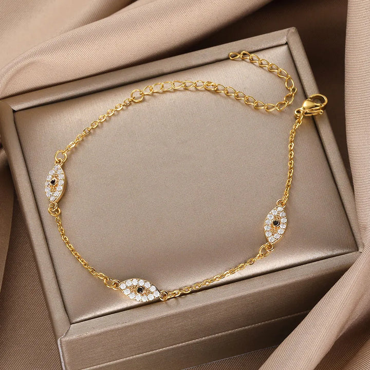 Diamentowa bransoletka z okiem ochronnym – błyszczący amulet ochronny