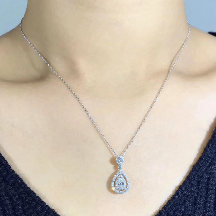 Charlotte naszyjnik z perłami w kształcie kropli - Elegancki błysk