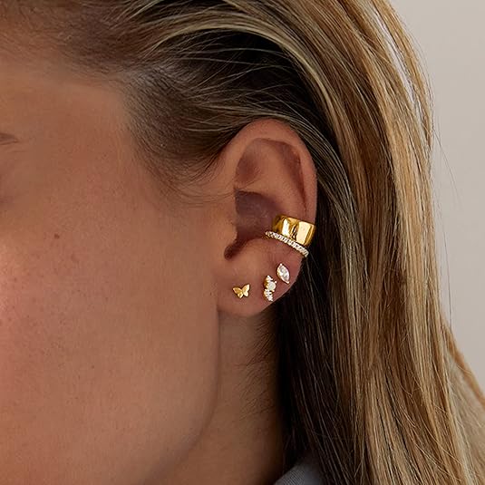 Pear Stud Earrings | Gold