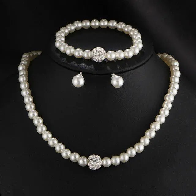 Elegantni set bisernog nakita za bezvremenski stil