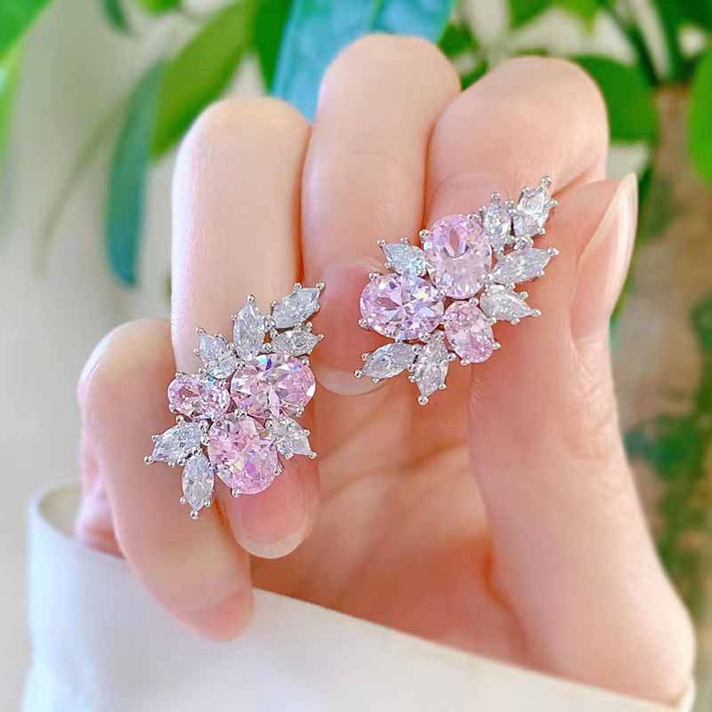 Lyra Blushbloom ružičaste naušnice - Nježna elegancija ružinih latica