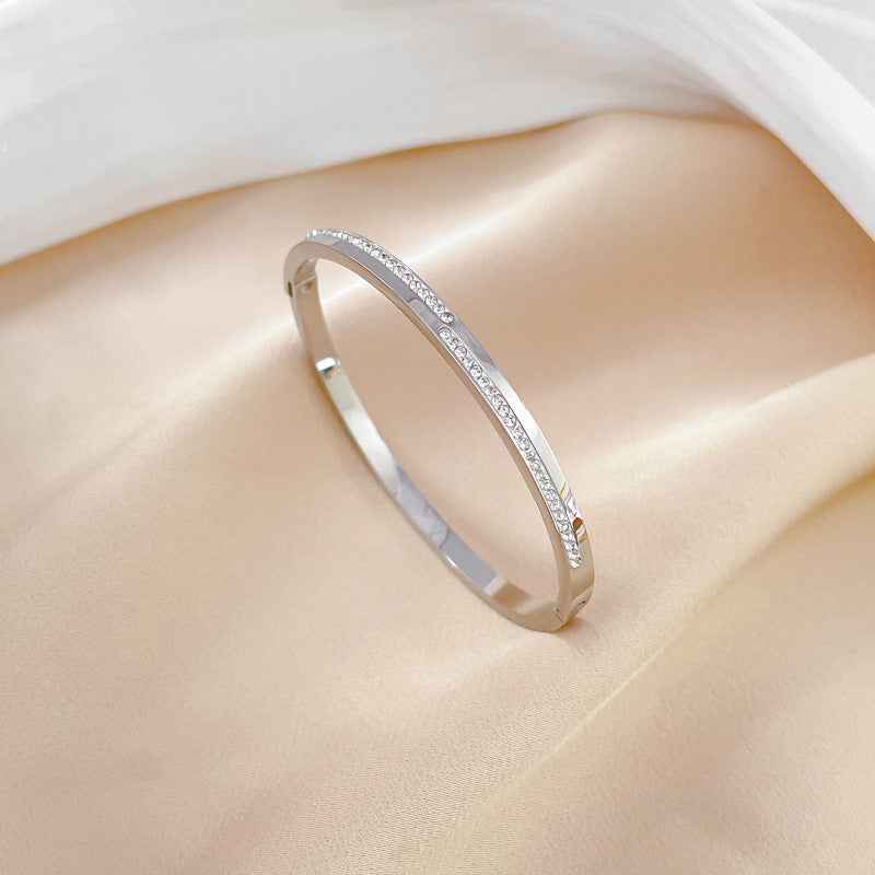 Aera Crystal Gold Bransoletka - Promienny blask kryształów dla codziennego glamour