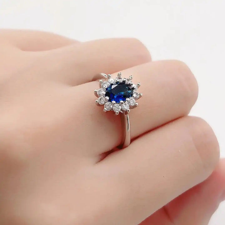 Wyrazisty pierścionek halo Heirloom