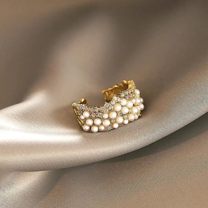 Adjustable vintage ring with pearl and zircons