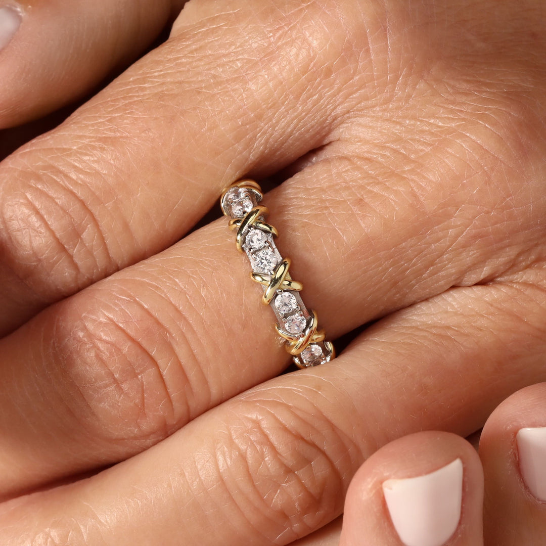 Gianna ring with a stone - Timeless elegance