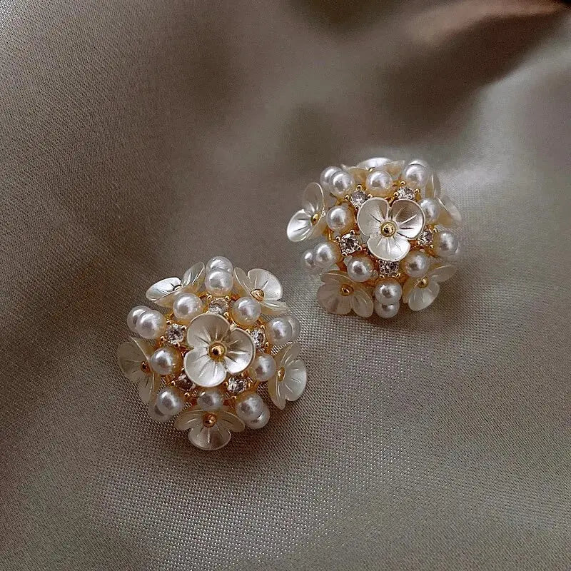 Pearl flower earrings